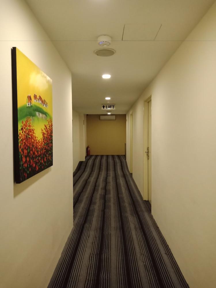 Hotel Zamburger Taman Segar - Previously Home Inn Taman Segar Kuala Lumpur Exterior foto
